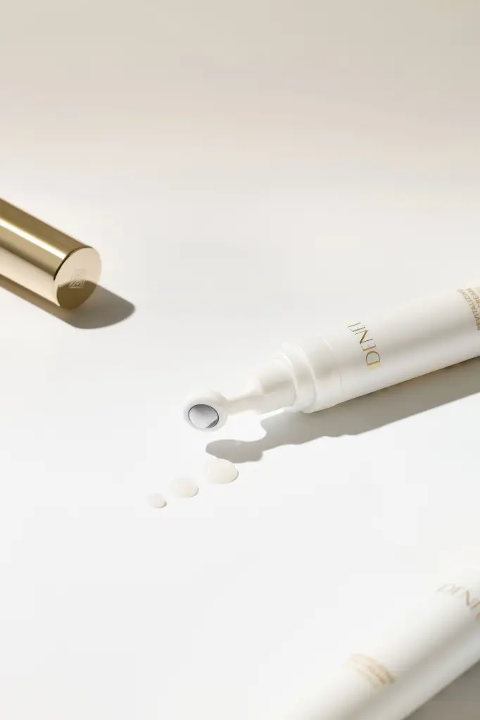 Revitalizing Eye Cream2.webp
